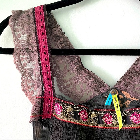 Free People Flowy tank - size medium - Picture 2 of 3